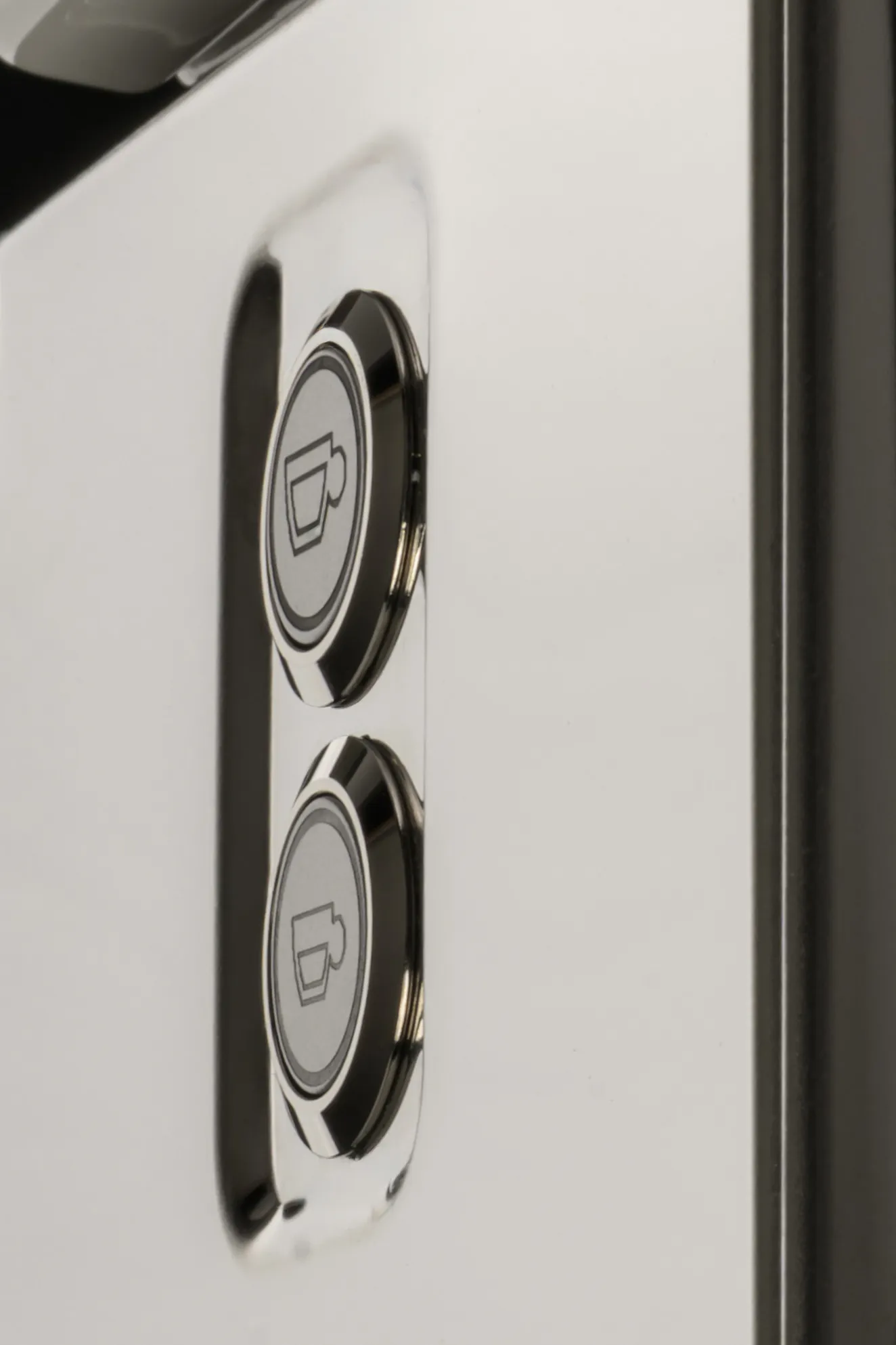 Кафе Машина Piccola  автоматична двойно полирана с керамичен резервоар