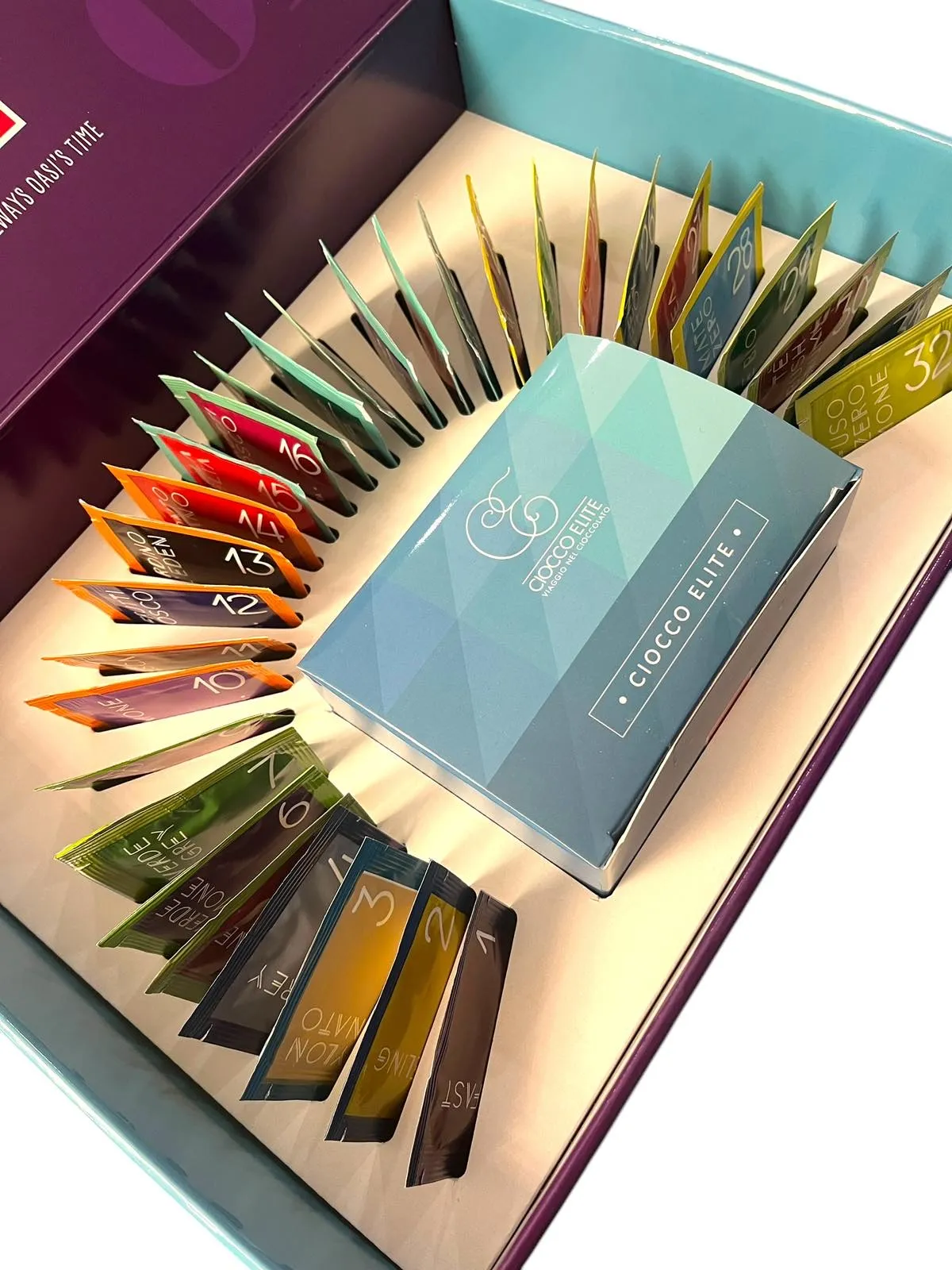 Подаръчна Кутия Oasi’s 32 бр. дози чай + 12 бр. дози топъл шоколад